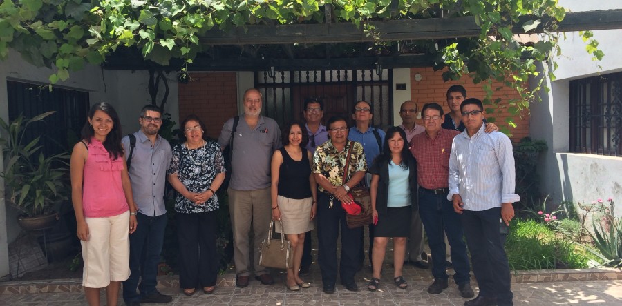 Carlos Monge y José De Echave, representantes del partido del Frente Amplio, se reunieron con una delegación de GDMDS