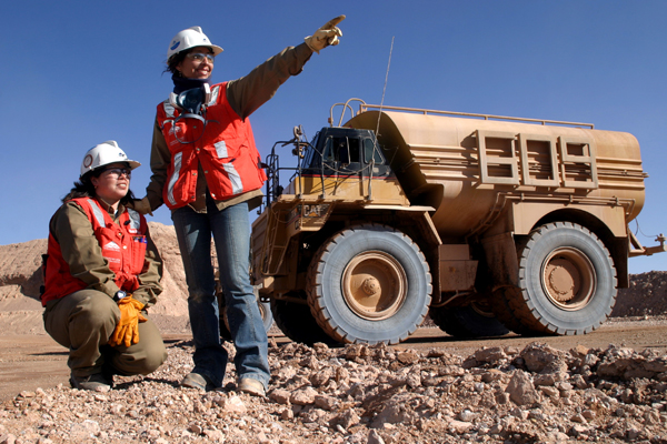 CONVERSATORIO  “Transformación de conflictos sociales: participación de la mujer, minería artesanal  y procesos de diálogo”