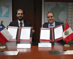 Viceministro Labó firmó acuerdo de compromisos de Grupo Binacional Minero Perú y Chile